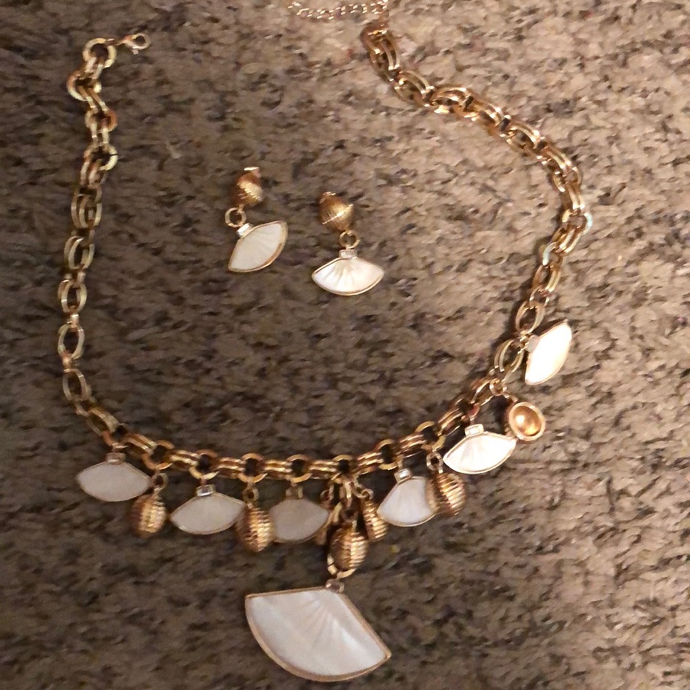 Avon Necklace and Earrings